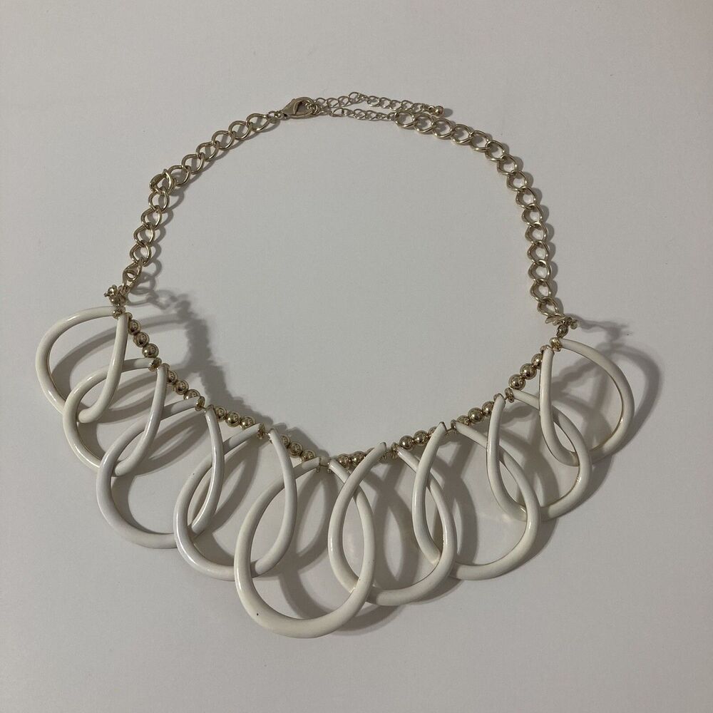 White Cream Enamel Gold Tone Loop Link Plastron Bib Collar Necklace